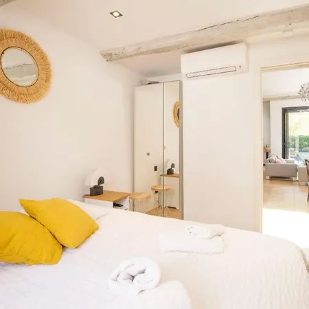 Modern Townhouse With Terrace & Parking In The Heart Of Old Antibes Holiday home Antibes