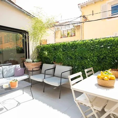 Townhouse With Terrace & Parking In The Heart Of Old