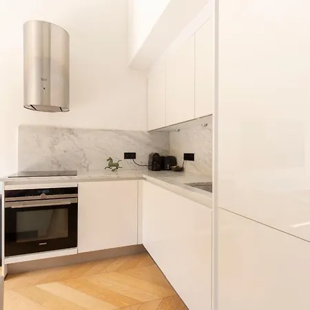 Modern Townhouse With Terrace & Parking In The Heart Of Old Antibes